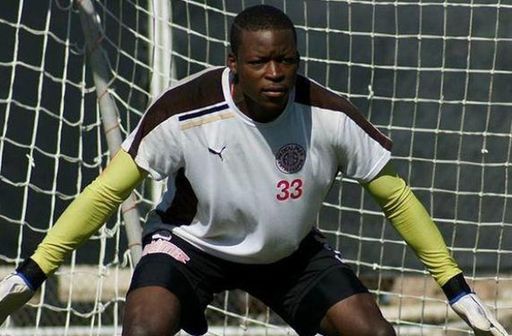 Autogol memorabil marcat de portarul Sammy Ndjock la un amical. Imaginile au devenit virale - VIDEO