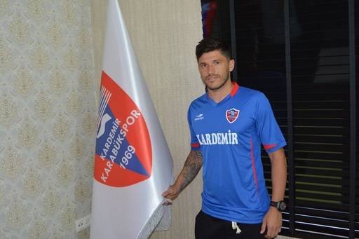 Cristian Tănase a semnat un contract pe doi ani cu Karabukspor: "Vreau să înscriu multe goluri, să ajut echipa" - VIDEO