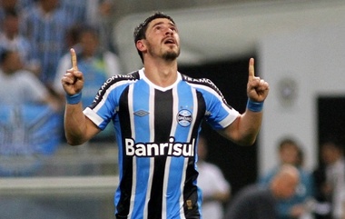 Echipa lui Mircea Lucescu, Zenit Sankt Petersburg, l-a achiziţionat pe mijlocaşul brazilian Giuliano