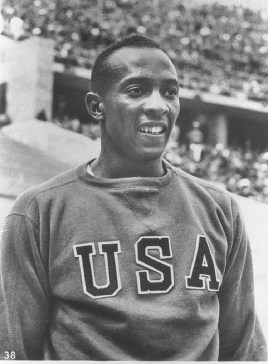 Jesse Owens (Foto: olympic.org)