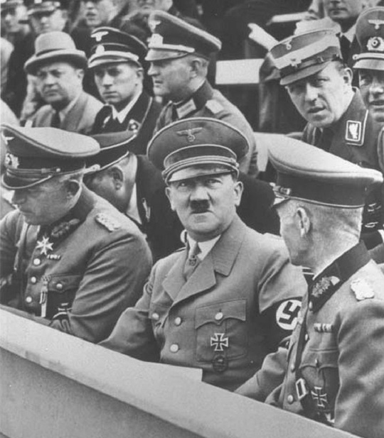 Adolf Hitler la JO din 1936 (Foto: olympic.org)