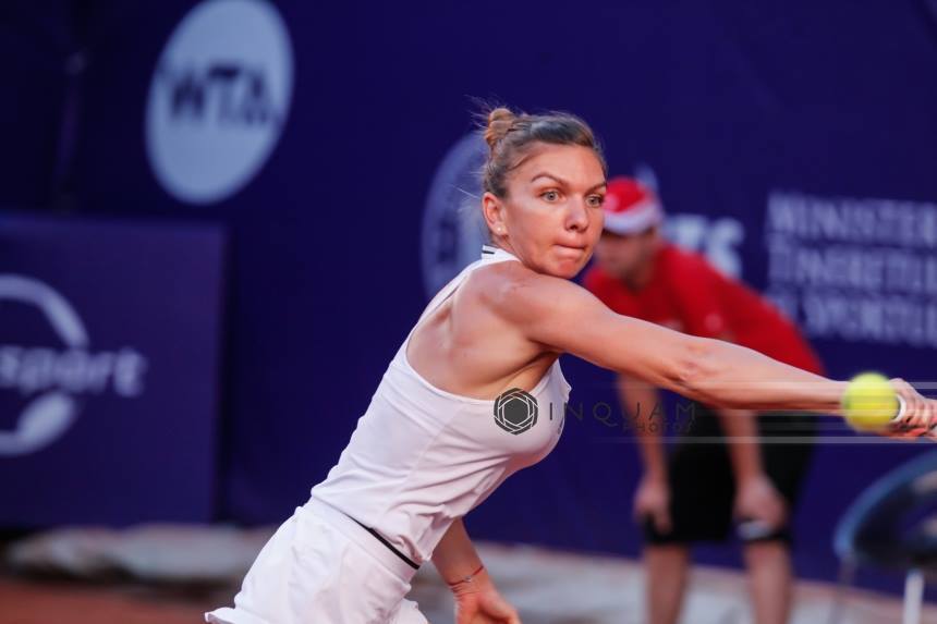 Un punct câştigat de Simona Halep în meciul cu Daria Gavrilova candidează la lovitura lunii iulie.VIDEO
