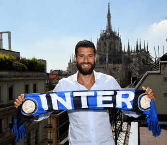 Internazionale Milano l-a achiziţionat pe mijlocaşul Antonio Candreva