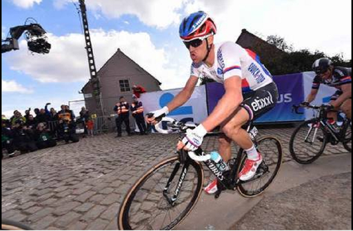 Zdenek Stybar se amuză pe seama unei noi probleme în satul olimpic, o inundaţie pe casa scării:"Bine că avem un nou duş" - VIDEO