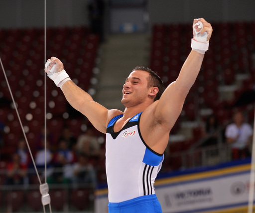 INCIDENT GRAV la JO: Gimnastul francez Samir Ait Samid a suferit o fractură în calificări la sărituri. Primul ajutor, sosit cu întârziere. FOTO