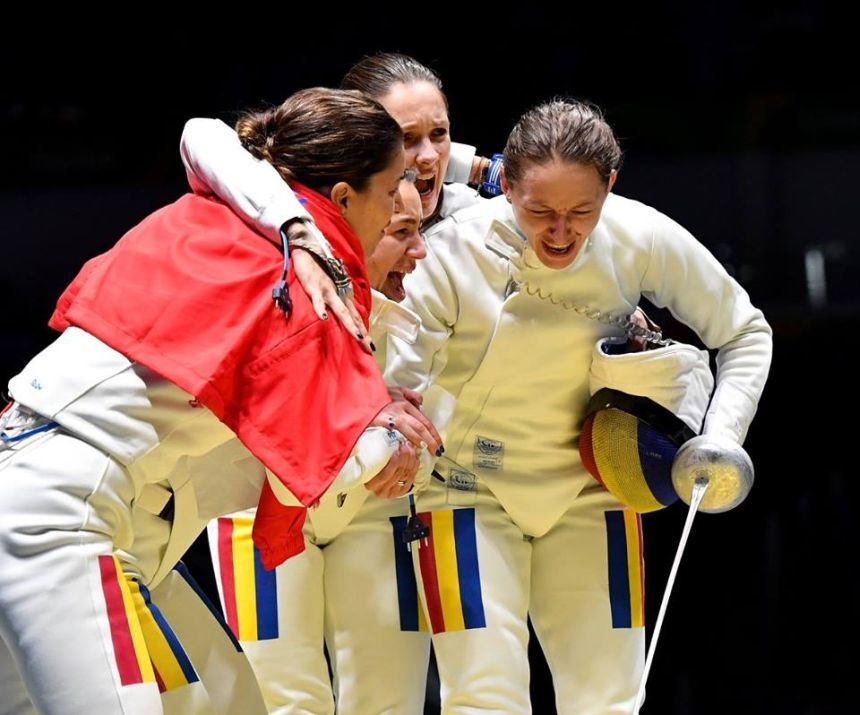 Scrimă: Echipa feminină de spadă s-a calificat în finală şi şi-a asigurat medalia de argint, prima a României la Rio