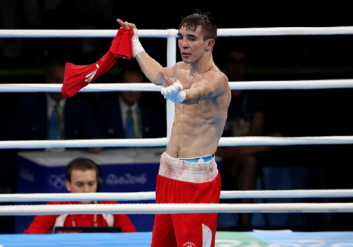 Un pugilist irlandez a făcut gesturi obscene şi a acuzat AIBA de corupţie după un meci pierdut la Jocurile Olimpice. VIDEO