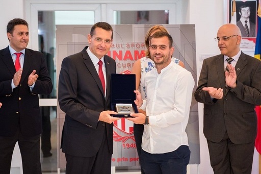 Sportivii CS Dinamo care au participat la Jocurile Olimpice au primit Placheta de Onoare a MAI