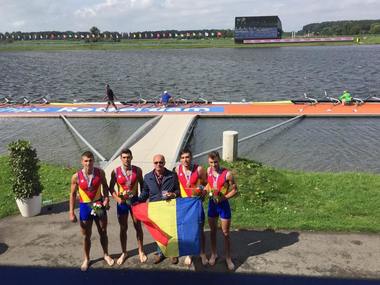 Echipajul de patru rame masculin al României-Primul care a coborât sub şase minute în această probă - record mondial
