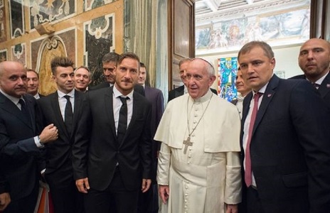 Papa Francisc a primit echipele AS Roma şi San Lorenzo, care vor juca un amical în beneficiul victimelor seismului din Amatrice