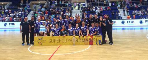 Campioana la handbal feminin, CSM Bucureşti, a câştigat în premieră Supercupa României