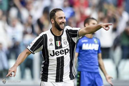 Gonzalo Higuain a marcat două goluri, Juventus Torino a învins pe Sassuolo cu scorul de 3-1