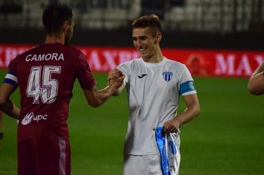 CS Universitatea Craiova a remizat cu CFR Cluj, scor 0-0, şi a urcat pe locul doi în Liga I
