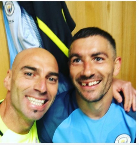 Kolarov şi-a pierdut un dinte în derbiul oraşului Manchester