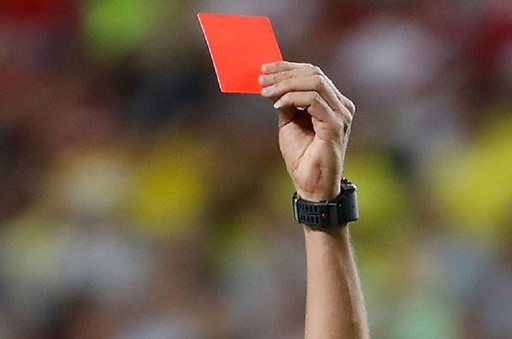 Anouar Kali de la Willem Tilburg, primul fotbalist eliminat după folosirea asistenţei video în arbitraj