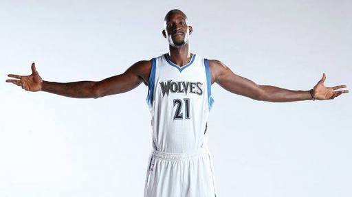 Baschetbalistul Kevin Garnett se retrage din activitate după 21 de ani petrecuţi în NBA