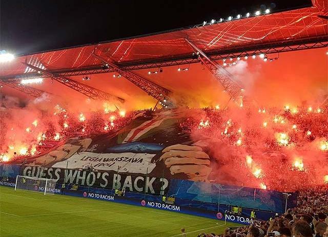 Legia Varşovia va juca un meci cu porţile închise în cupele europene, după incidentele de la partida cu Dortmund