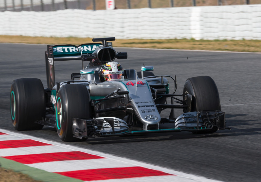 Lewis Hamilton va pleca de pe prima poziţie a grilei de start a Marelui Premiu al Malaysiei