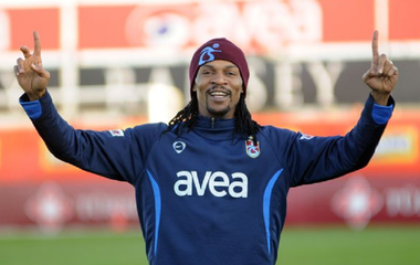 Rigobert Song a ieşit din comă