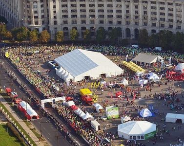 Maratonul Bucureşti se desfăşoară sâmbătă şi duminică în centrul Capitalei: peste 14.000 de participanţi şi restricţii de trafic