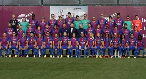 FC Barcelona "mai mult decât un club": Echipele feminină şi masculină împreună la fotografia oficială