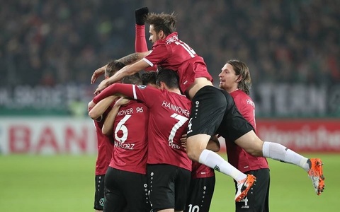 Hannover 96 a învins cu scorul de 6-1 echipa Fortuna Dusseldorf şi s-a calificat în optimile Cupei Germaniei