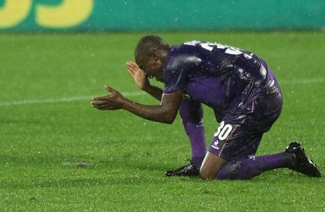 Fiorentina şi Crotone au remizat, scor 1-1, într-un meci care a fost întrerupt 45 de minute din cauza ploii