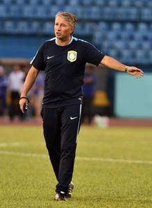 Victorie pentru Dan Petrescu la debutul la Al Nasr, scor 4-0 cu Dibba Al Fujairah