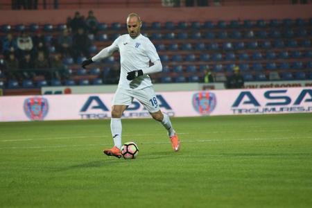 CS U Craiova a învins ASA Târgu Mureş, scor 2-0, în Liga I; ardelenii au jucat în inferioritate din prima repriză