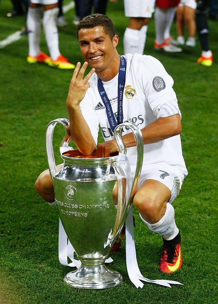Real Madrid a confirmat prelungirea contractului cu atacantul Cristiano Ronaldo