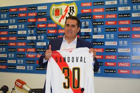 Răzvan Raţ a rămas fără antrenor la Rayo Vallecano; Jose Ramon Sandoval a fost demis