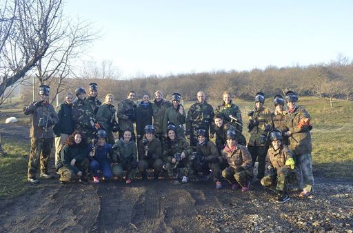 Handbalistele din echipa naţională s-au relaxat la paintball, înaintea Trofeului Carpaţi de la Cluj - FOTO