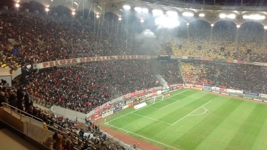Penalizare de 15.000 de lei pentru FC Dinamo şi de 10.000 de lei pentru FC Steaua, după derbiul de pe Arena Naţională