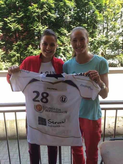 ”U” Cluj s-a despărţit de handbalistele Tamara Bokarici şi Alla Sheiko