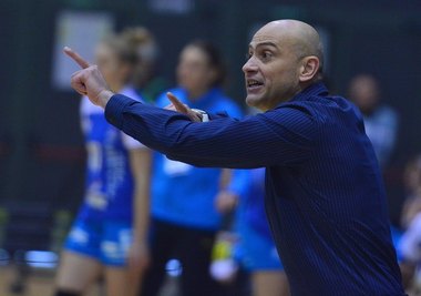 Echipa de handbal feminin HCM Râmnicu Vâlcea, despărţire pe cale amiabilă de antrenorul Constantin Ştefan
