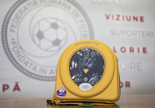 FRF începe distribuirea defibrilatoarelor pentru membrii săi şi organizează cursuri de prim ajutor