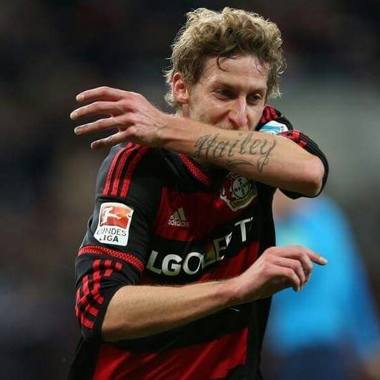 Schalke 04 a fost învinsă de Bayer Leverkusen, scor 1-0, într-un meci în care a jucat în inferioritate din minutul 4