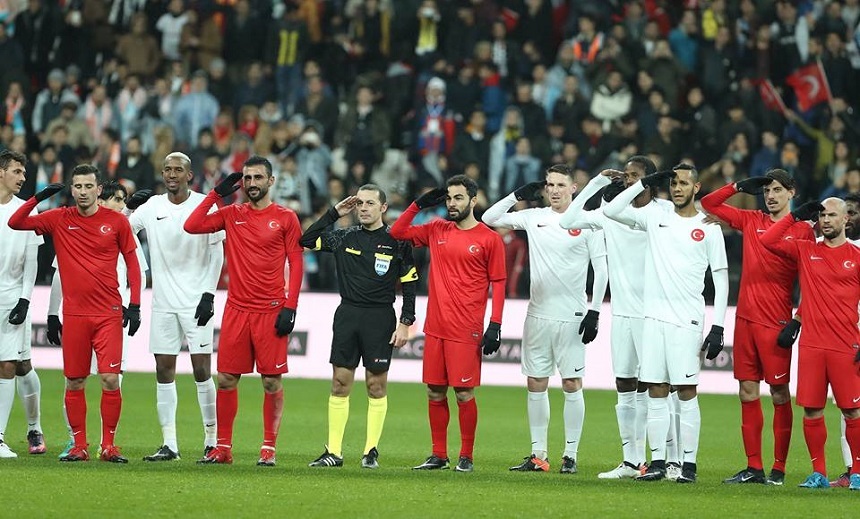 Meci de solidaritate împotriva terorismului, pe stadionul Beşiktaş. Printre participanţi s-a numărat şi Lukasz Szukala
