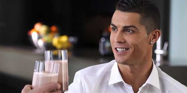 Cristiano Ronaldo a mai primit un premiu - fotbalistul anului la Globe Soccer Awards