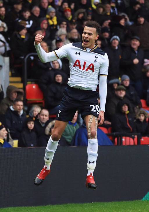 Chelsea Londra a fost învinsă de Tottenham Hotspur, scor 2-0, şi a suferit primul eşec după 13 victorii consecutive