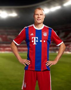Bayern Munchen l-a împrumutat pe fundaşul Holger Badstuber la Schalke 04