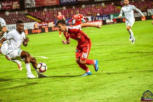 Patrick Petre şi Ionuţ Şerban au plecat cu Dinamo II în cantonament în Bulgaria
