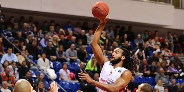 Baschetbalistul american Randal Falker, transferat de Steaua Bucureşti de la AEK Atena