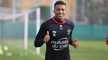 OGC Nice a învins Guingamp, scor 3-1, şi a urcat pe primul loc în Ligue 1