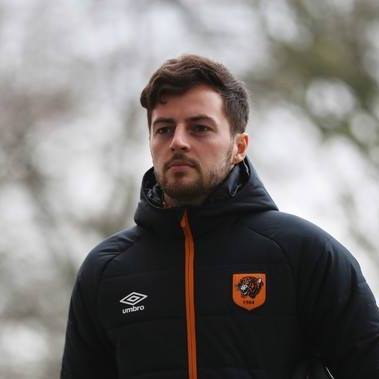 Mijlocaşul Ryan Mason (Hull City) a fost externat la opt zile după ce a fost operat la cap