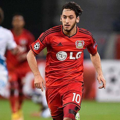 Hakan Calhanoglu, suspendat patru luni de TAS, refuză să-şi primească salariul de la Bayer în această perioadă