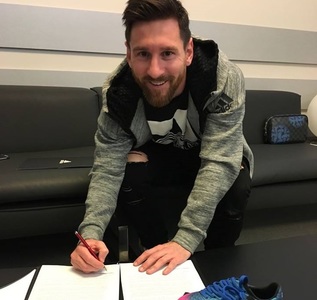 Messi şi-a prelungit colaborarea cu Adidas. "Acum trebuie să se gândească şi la un nou contract cu Barcelona", scrie presa spaniolă