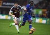 Chelsea a remizat cu Burnley, scor 1-1, şi are zece puncte avans faţă de a doua clasată, Tottenham, în ierarhia Premier League