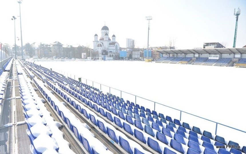 FRR îi îndeamnă pe fani să vină să cureţe zăpada de la Stadionul Arcul de Triumf înaintea meciului cu Spania