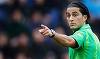 Olandezul Serdar Gozubuyuk va arbitra partida RC Genk - Astra Giurgiu